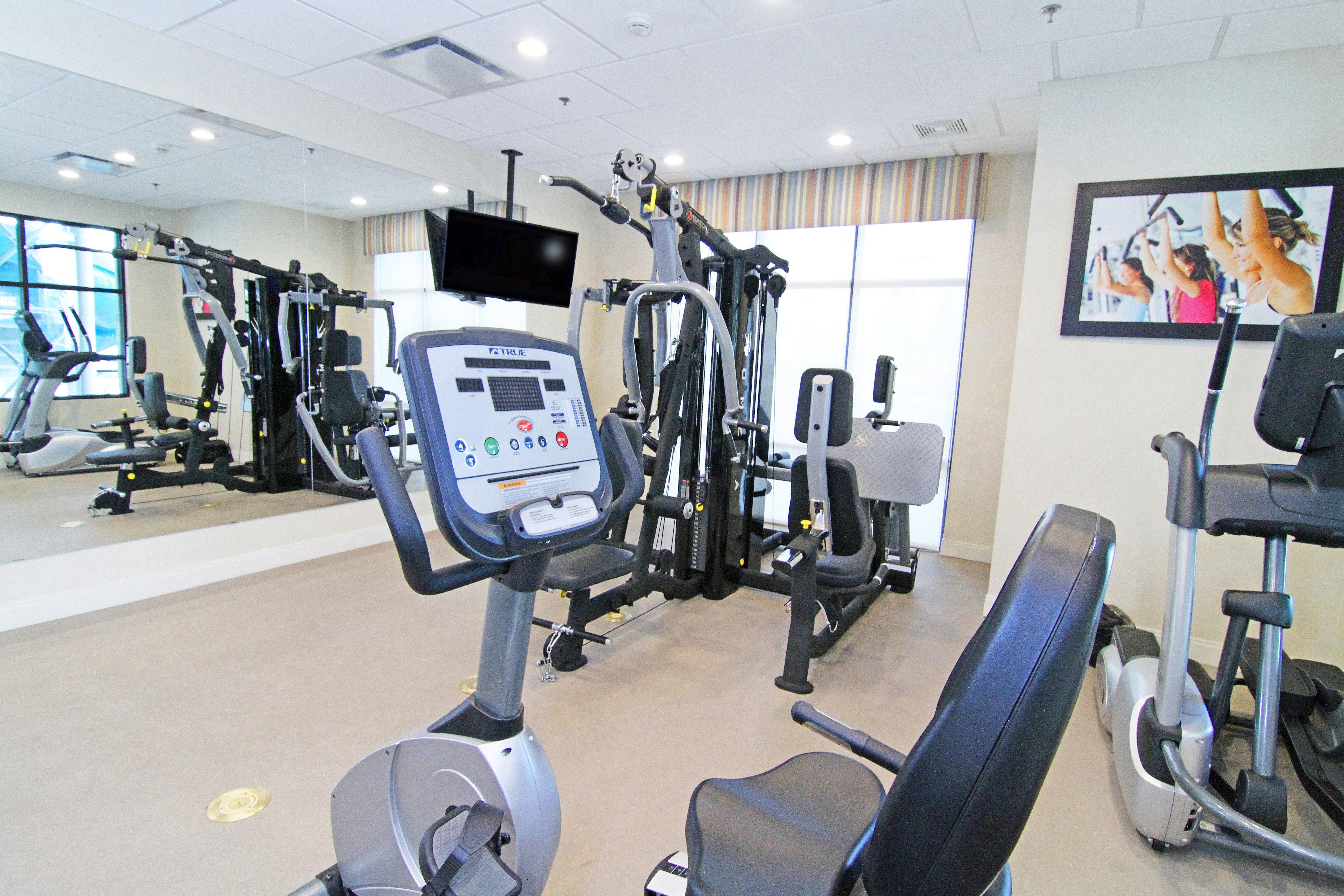 Holiday Inn Express And Suites Calgary University By Ihg Esterno foto