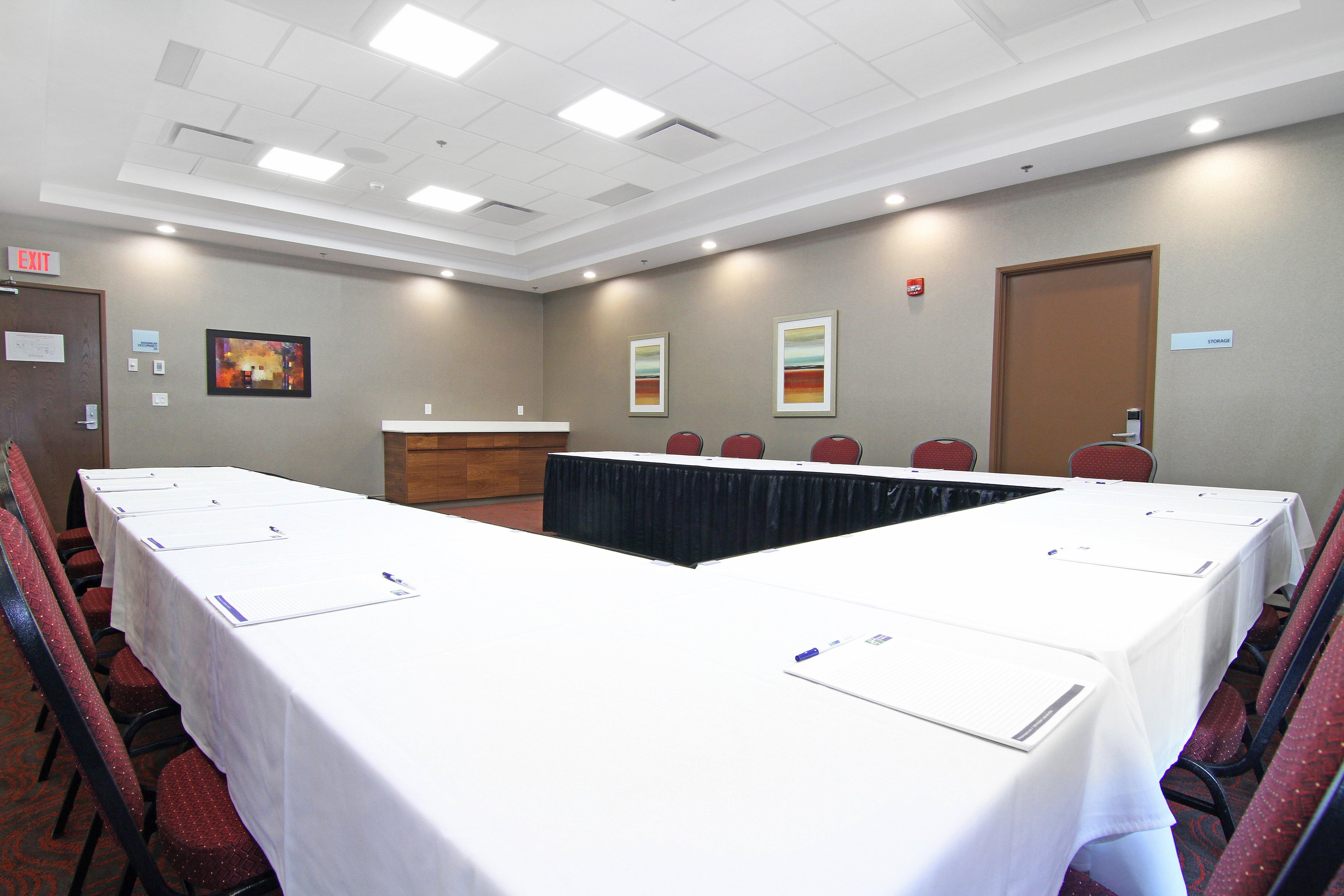 Holiday Inn Express And Suites Calgary University By Ihg Esterno foto