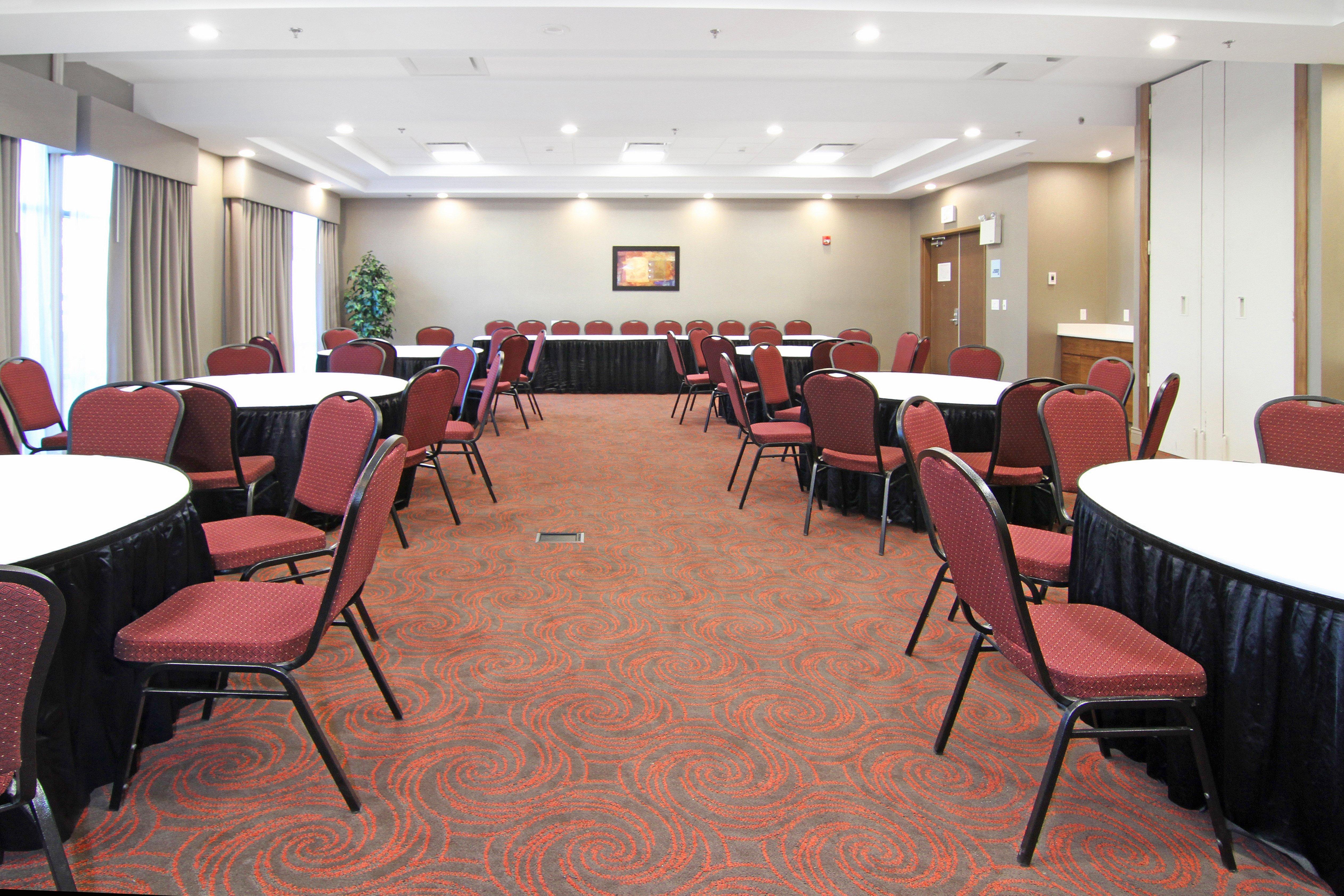 Holiday Inn Express And Suites Calgary University By Ihg Esterno foto