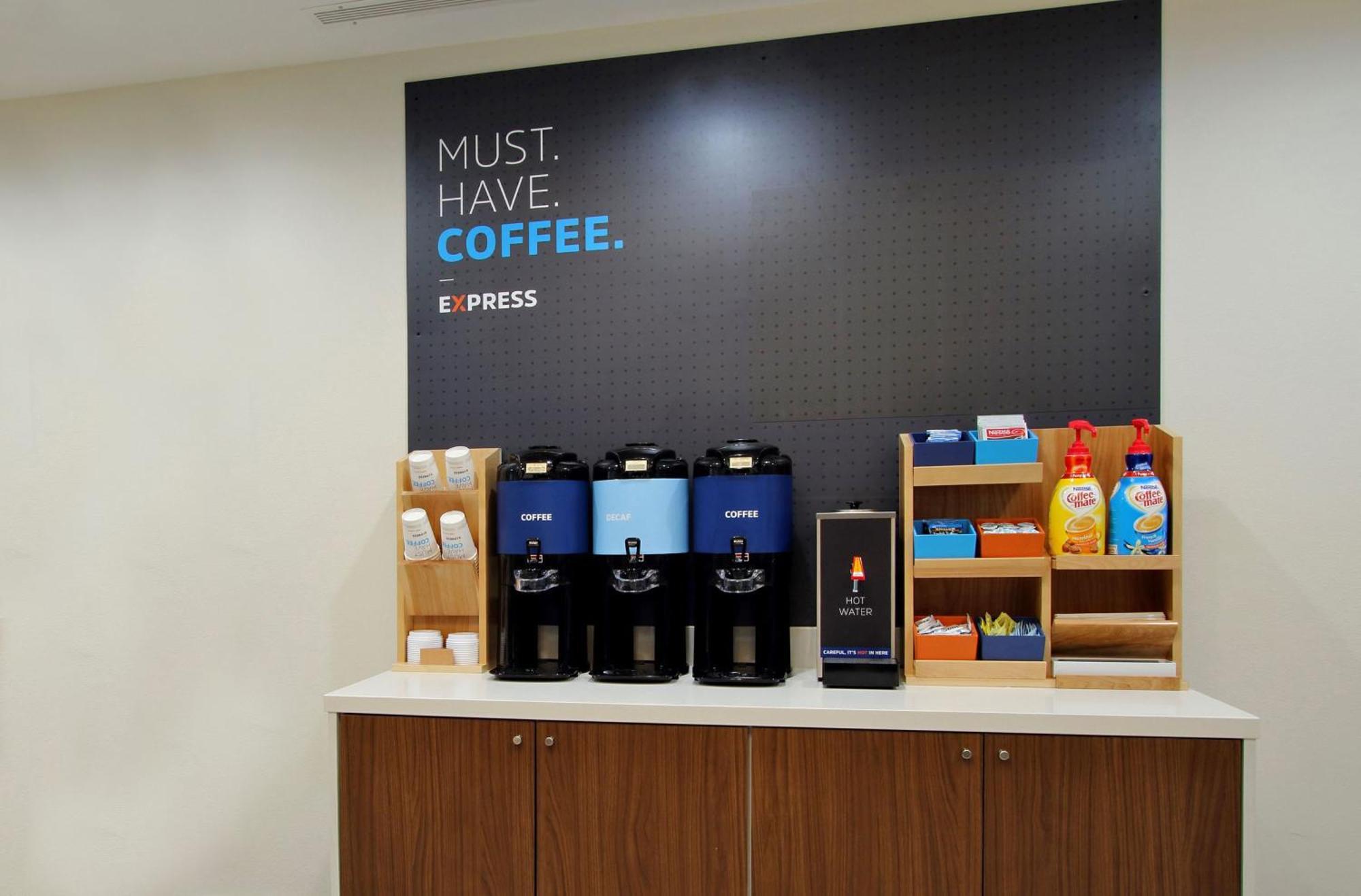 Holiday Inn Express And Suites Calgary University By Ihg Esterno foto