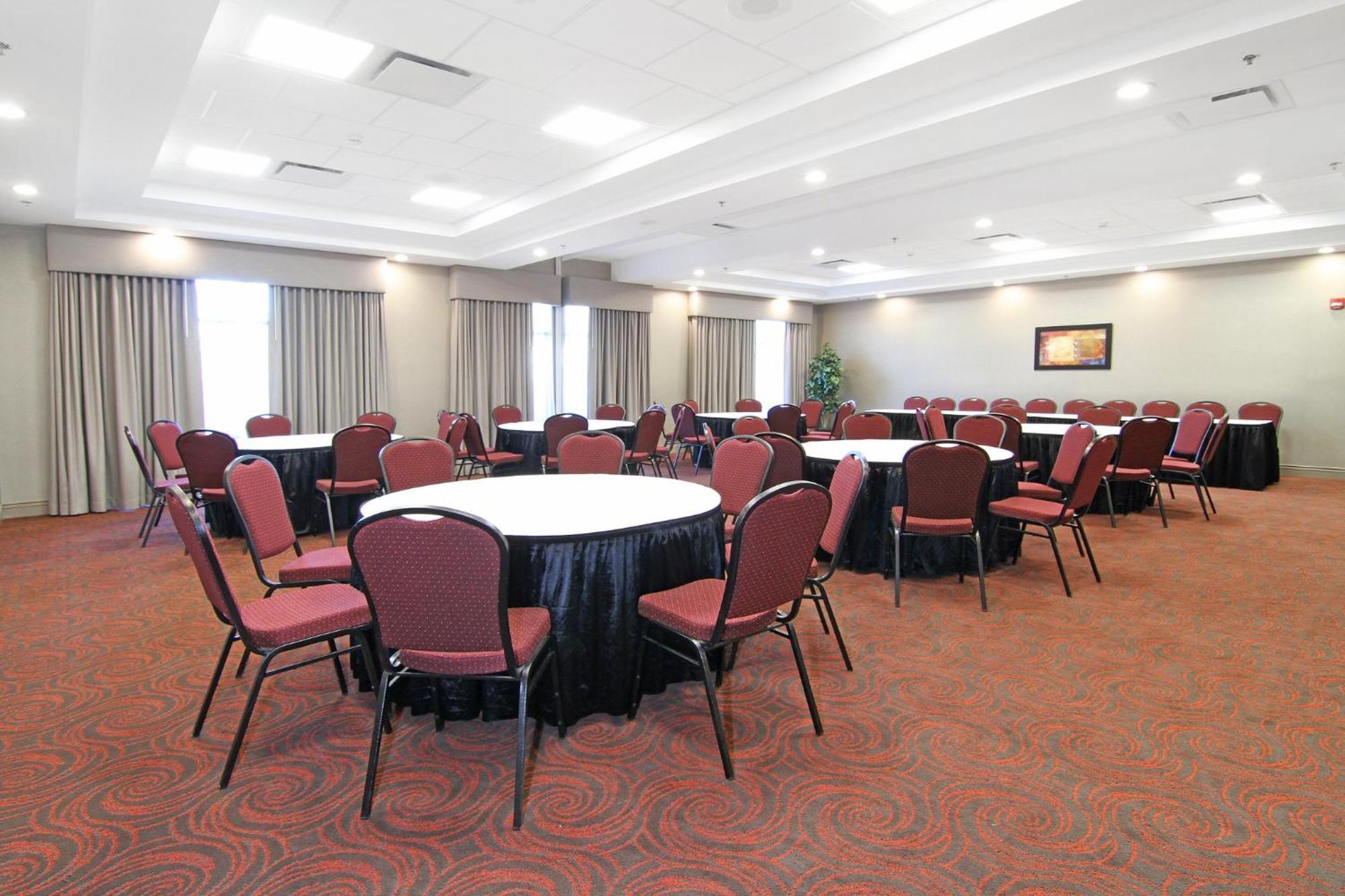 Holiday Inn Express And Suites Calgary University By Ihg Esterno foto